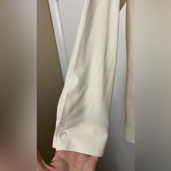 NWT Easy Spirit Silk Embroidered Button Down Long Sleeve Ivory Shirt Size Medium - Picture 4 of 6